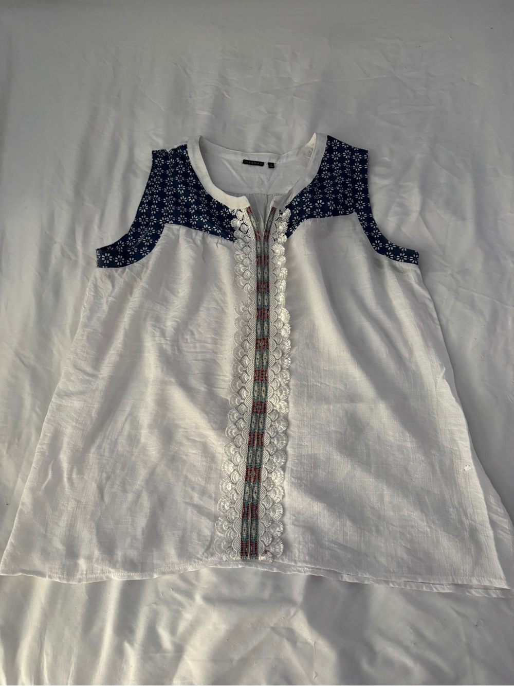 Hannah White Linen Blend Sleeveless Blouse Blue Daisy Embroidered Lace XL